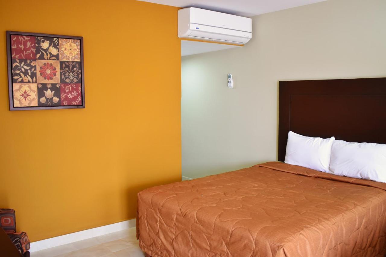 El Camino Hotel & Suites Heroica Caborca Bagian luar foto