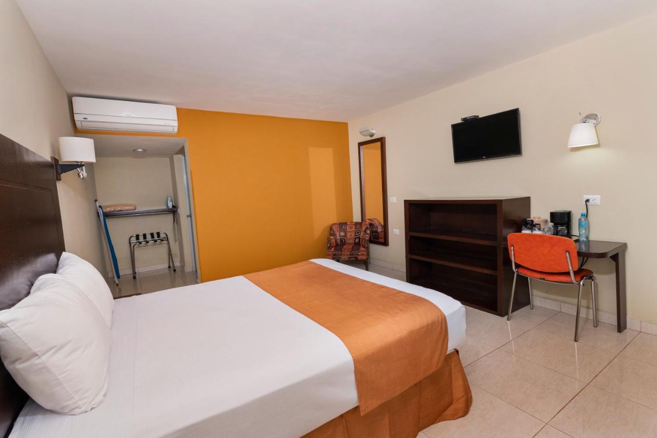 El Camino Hotel & Suites Heroica Caborca Bagian luar foto