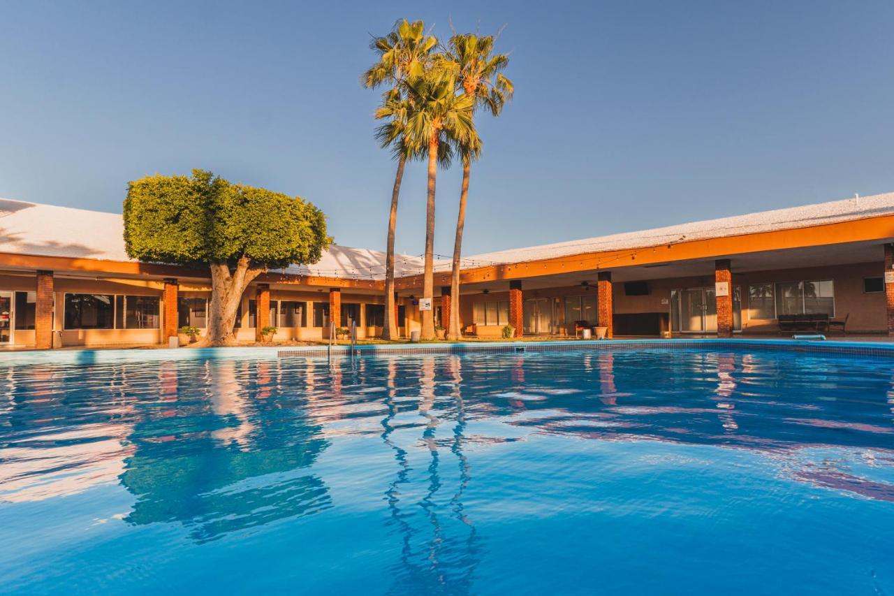 El Camino Hotel & Suites Heroica Caborca Bagian luar foto