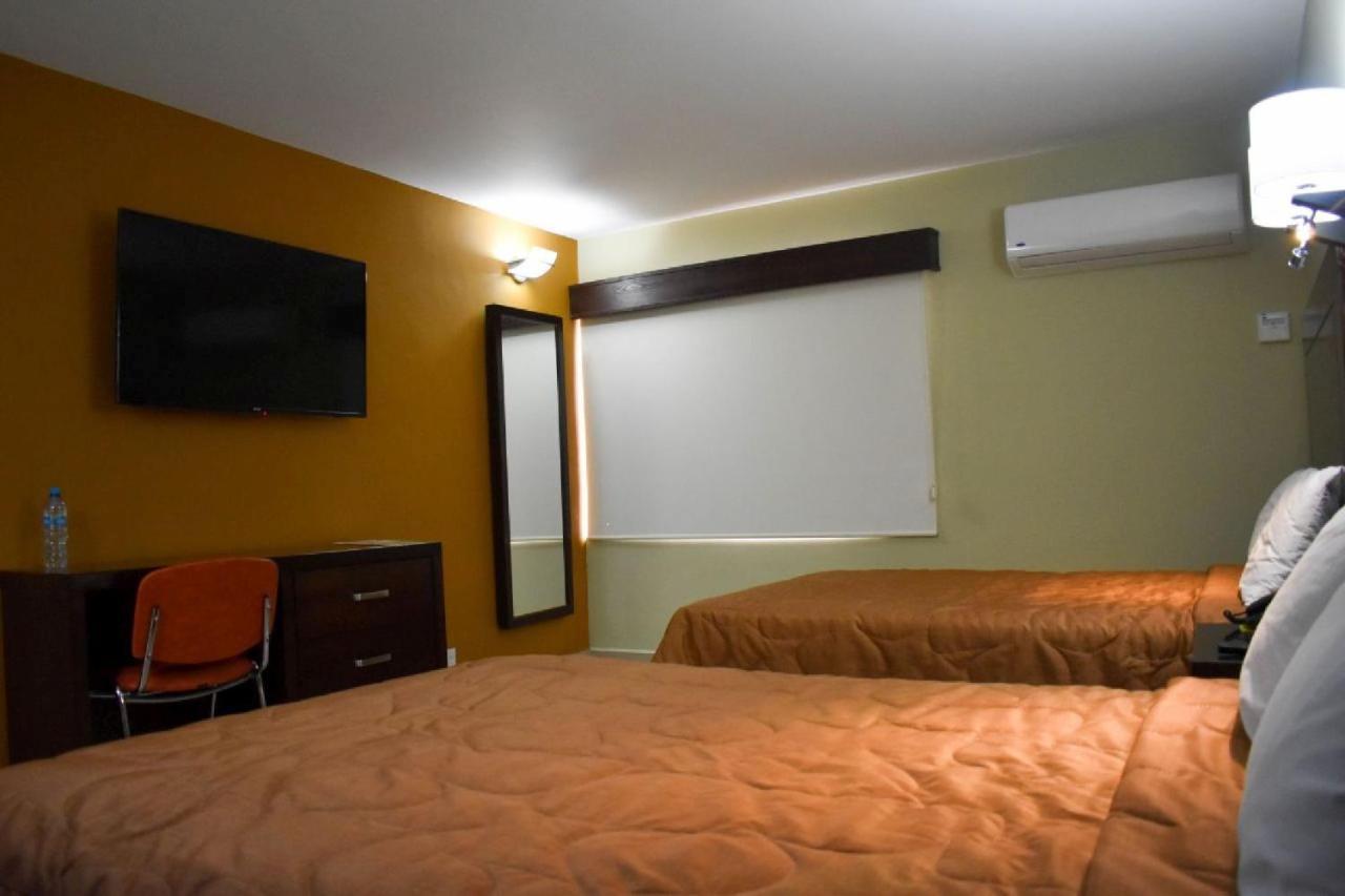 El Camino Hotel & Suites Heroica Caborca Bagian luar foto